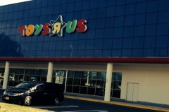 Toysrus Exterior